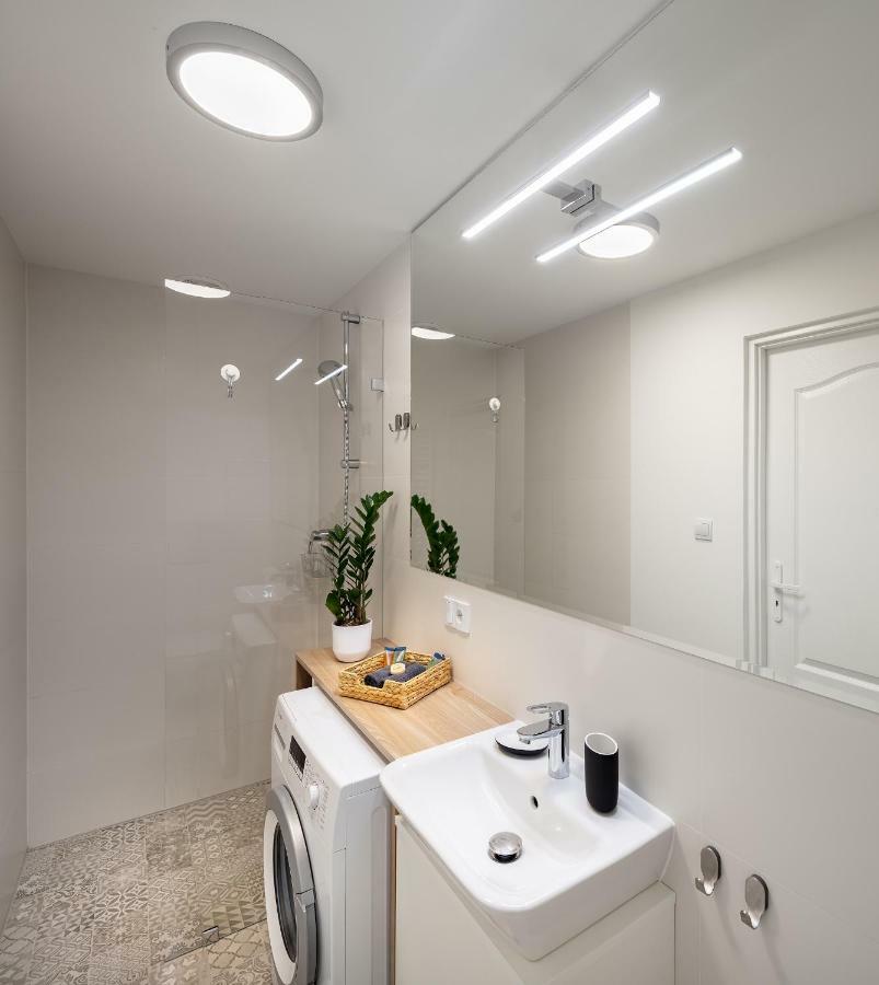 Apartamenty U Tuwima ウッチ エクステリア 写真